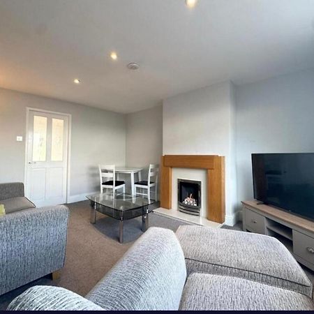 Cosy Brighouse 3 Bed House-Great For Contractors Exterior foto
