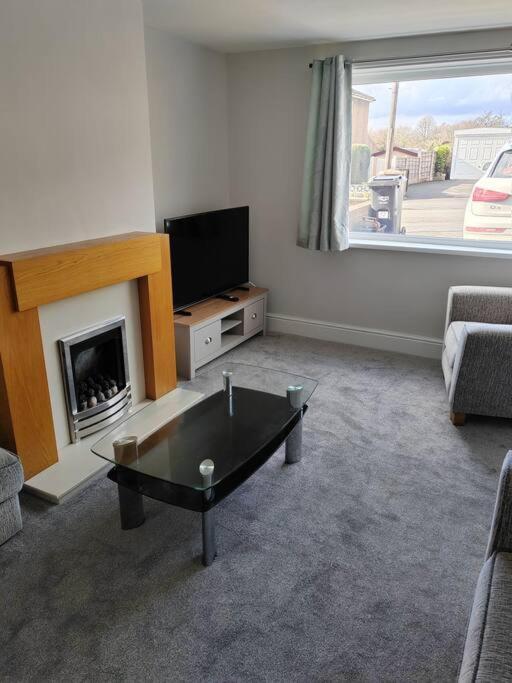 Cosy Brighouse 3 Bed House-Great For Contractors Exterior foto