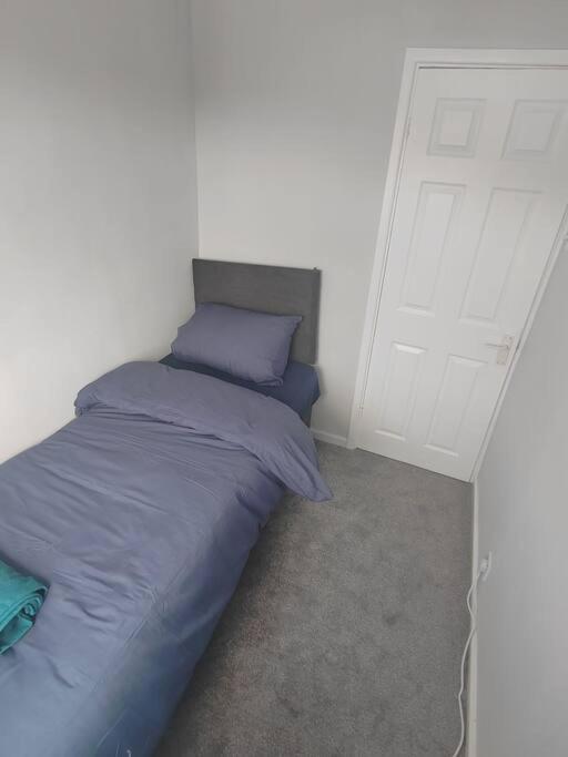 Cosy Brighouse 3 Bed House-Great For Contractors Exterior foto